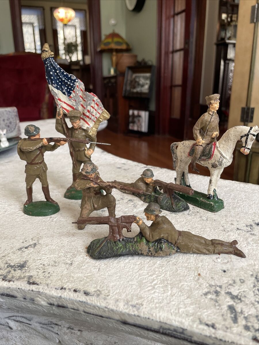 7 Antique Toy Soldiers German Paper Mache Elastolin WW1 Flag 7 Antique Toy Soldiers German Paper Mache Elastolin WW1 Flag