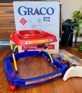 GRACO Tot Wheels Entertainer Foldable 
