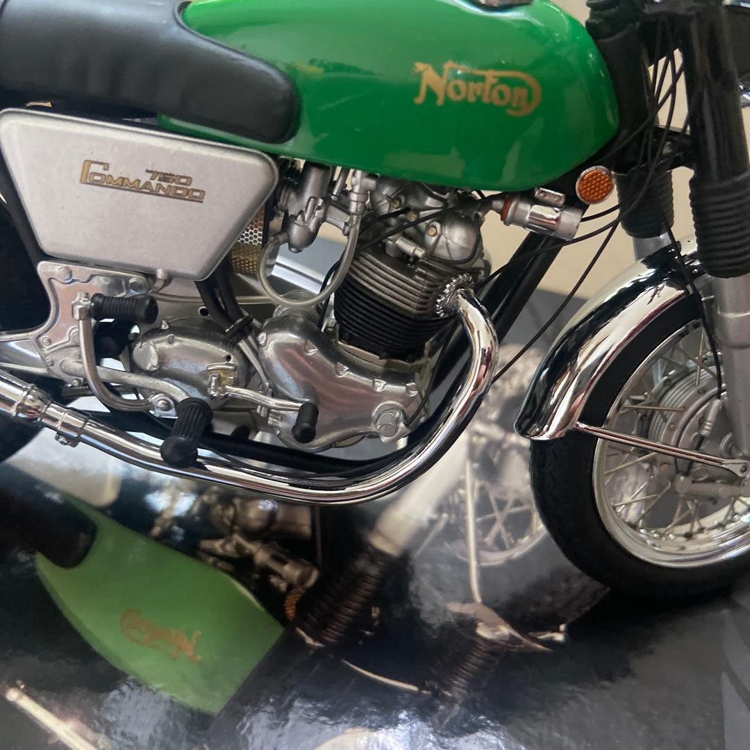 オートバイ・バイク MINICHAMPS 1/12 Norton Commando 750 fast Minichamps 1/12 Norton Commando 750 Fastback Motorcycle Model