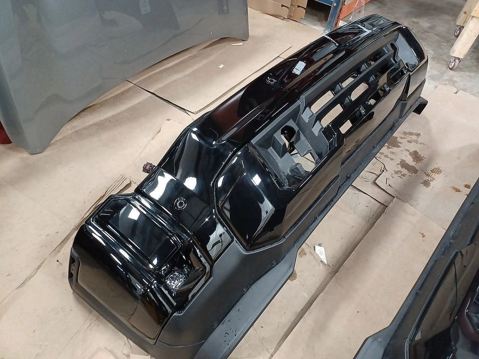 Parachoques delantero pintado 24-25 GMC Sierra 2500 3500 con faros antiniebla asistencia de estacionamiento 3105439 Foto 3 de 4