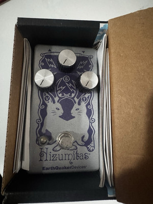 EarthQuaker Devices Hizumitas Analog Fuzz Pedal for Electric Guitar HIZUMITAS