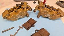 Ducati Bremssattel vorne 900 SS ST Monster M900 OEM Schrauben Brembo P4 30/34
