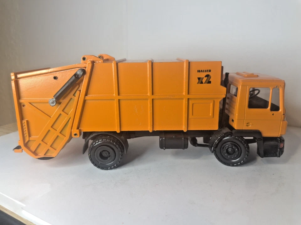 Conrad MAN Müllauto Wagen Haller x2 IMBALLO ORIGINALE 1:50 - Immagine 2 di 3