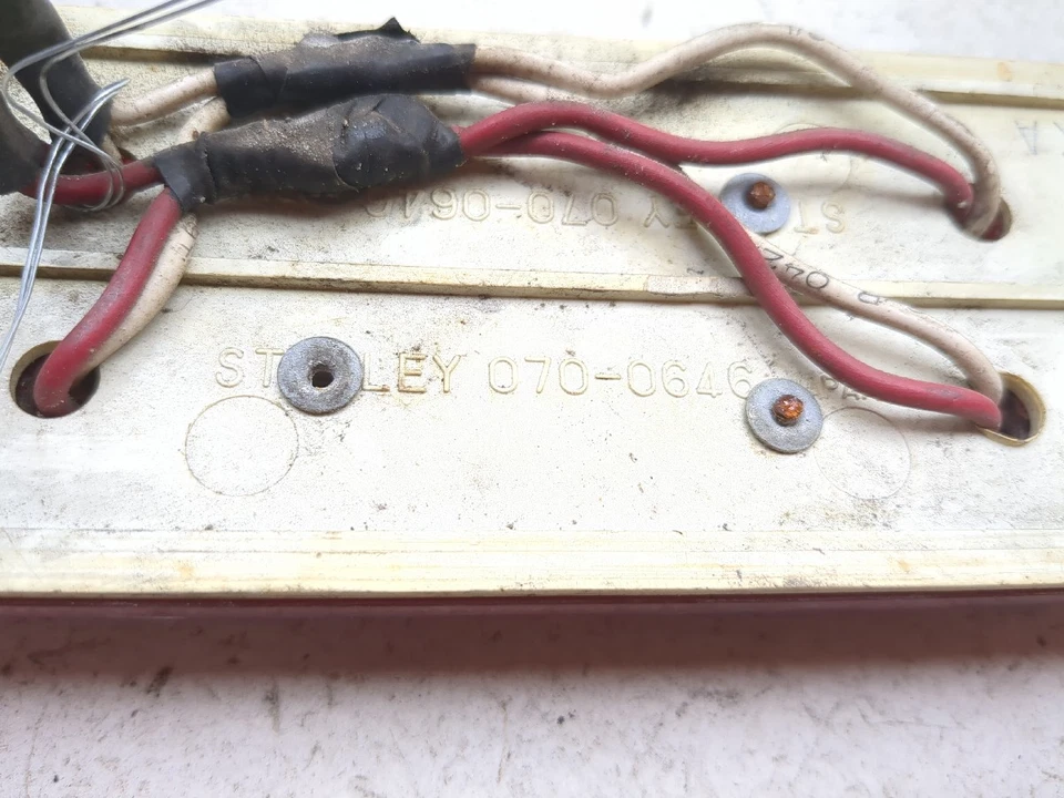 84-87 Honda Goldwing Aspencade GL1200 Lower Center Taillight Brake Light Lens - Image 3 of 4