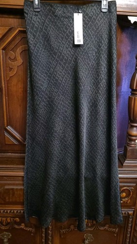 NUEVO CON ETIQUETAS ZARA $70 100% Viscosa Acampanada Falda Midi Verde Caqui Oscuro 4437/277 L, XL, XXL - Imagen 6 de 8