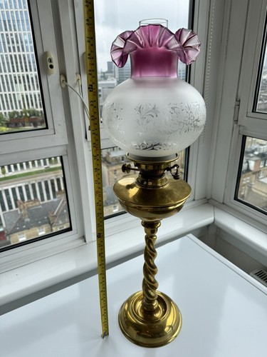 antique Victorian Brass oil lamp, Pink Shade Glass, - Picture 2 of 4