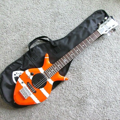 guitar with built in speaker