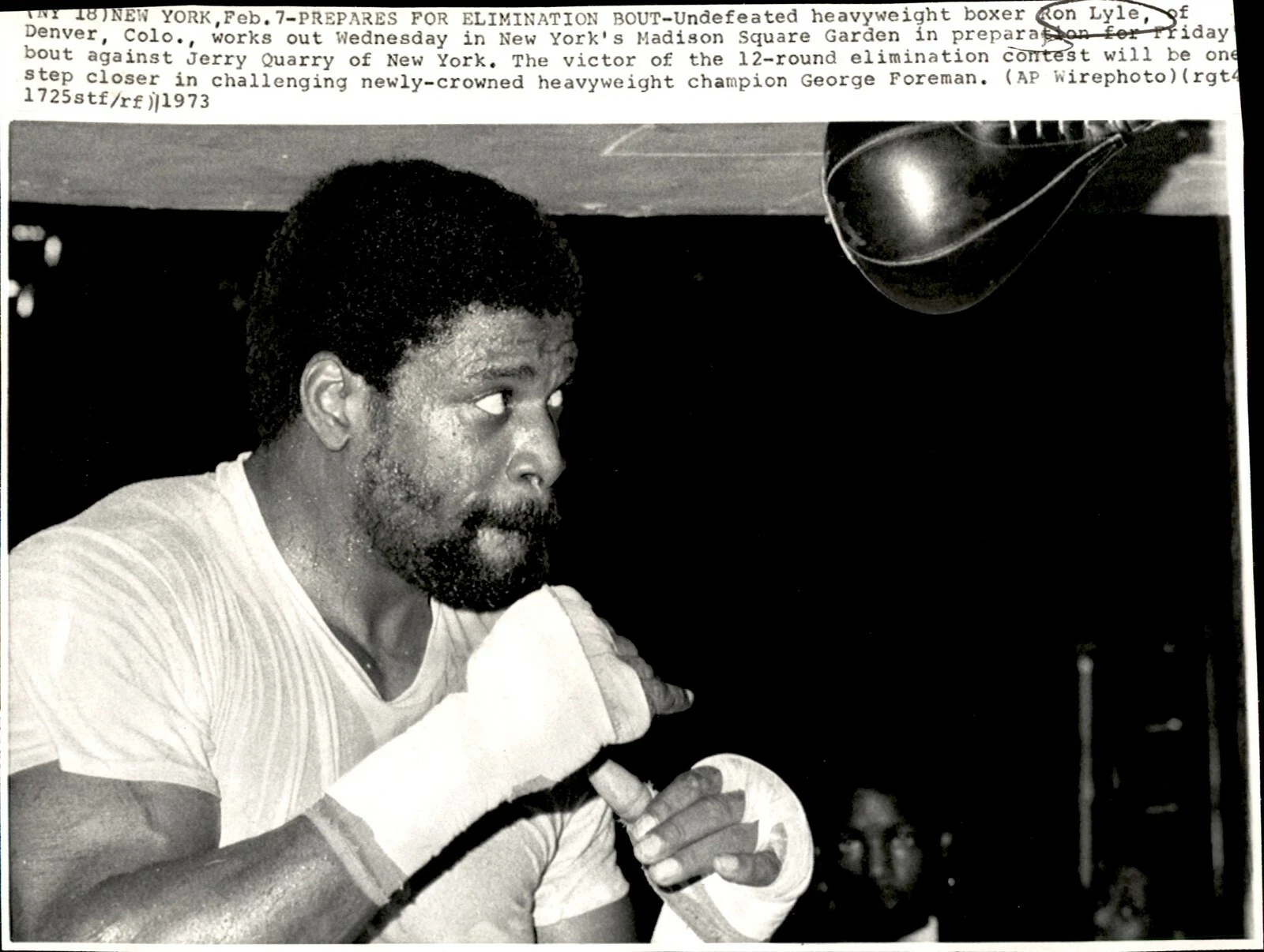 LG901 1973 AP Wire Photo RON LYLE Undefeated Heavyweight Boxing Champ Workout - 画像1/2