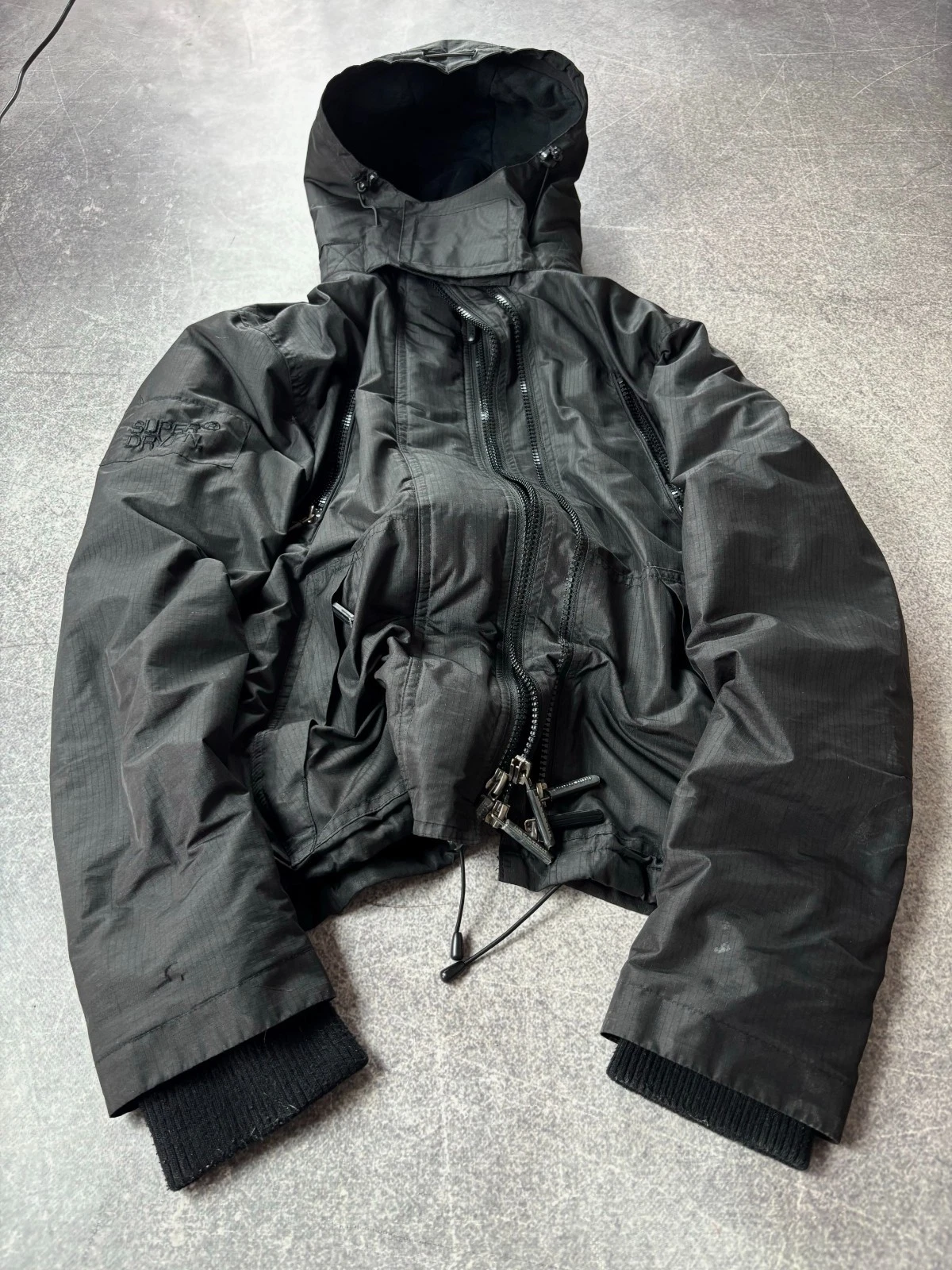 VINTAGE 00s MILITARY ARMY TACTICAL ARCHIVE MULTI ZIPPER BLACK HOOD Y2K JACKET
Opens in a new window