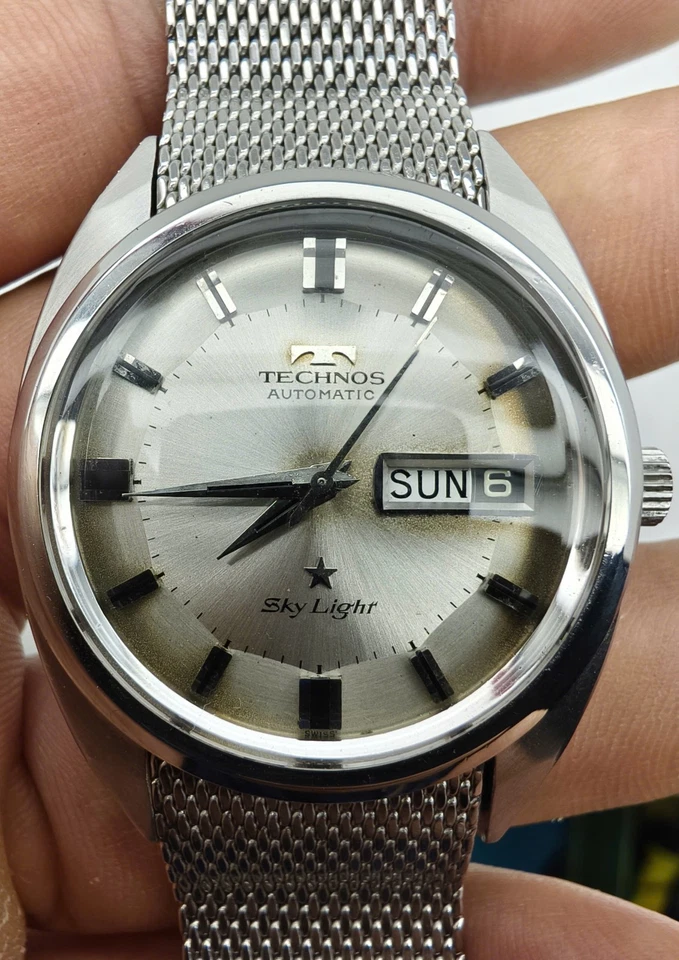 Reloj Vintage Technos Sky Light Automático 25 Joyas Día Fecha Pie Pan 2̀̀̀̀̀522! Foto 2 de 4