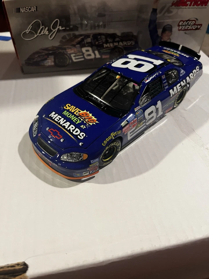 Dale Earnhardt Jr. 2004 Monte Carlo Menards/Bristol versión ganadora de carreras Foto 2 de 4