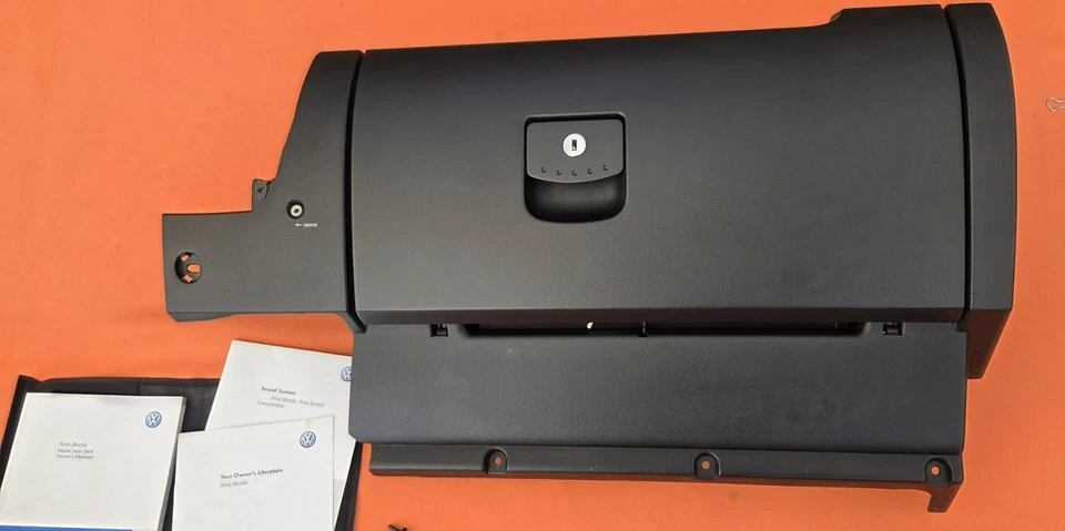 ⭐️OEM 1998 - 2010 VW BEETLE BLACK GLOVEBOX STORAGE w/AUX VOLKSWAGEN GLOVE BOX ⭐️ - Imagem 2 de 4
