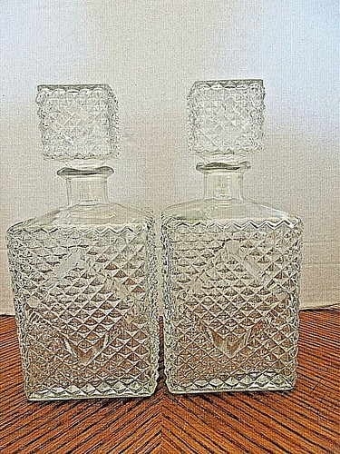 Pair of Exquisite Vintage Cut Glass Diamont Point Decanters - - 9" Tall - Picture 2 of 7