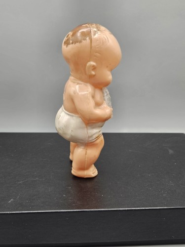 Bambola Irwin vintage con biberon e pannolino plastica made in USA giocattolo anni 50 - Foto 5 di 6
