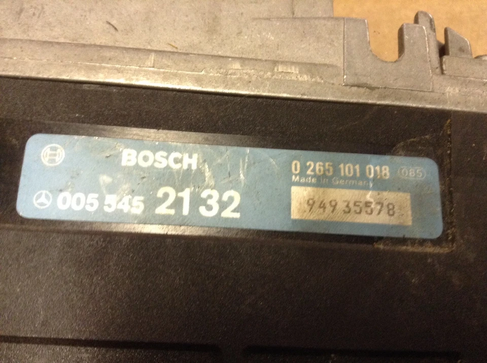 84 85 86 87 Mercedes Benz 300D 190D 300E ABS Electrical Chassis Control Module - Image 2 of 4