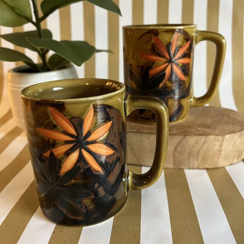 Set of 2 Vintage Retro Coffee Mugs Tea Cup Flower Design Mid Century Style Boho - Picture 1 of 6