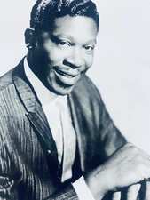 B.B.KING —-a Very Young 8 X 10 PHOTO