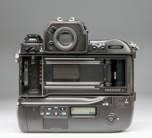 NIKON F5 - Imagen 5 de 8