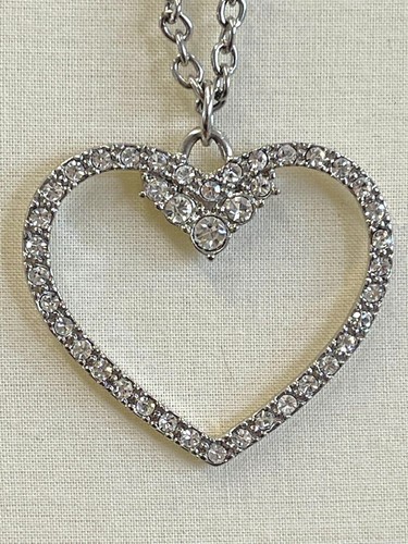 Guess Strass Herz silberfarbene Anhängerkette