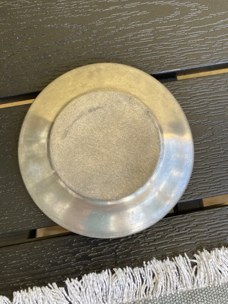 Zinnteller/Platte mit Reliefmotiv Frau „TEMPLE RANTILA“ aus Zinn, 1 Stk.