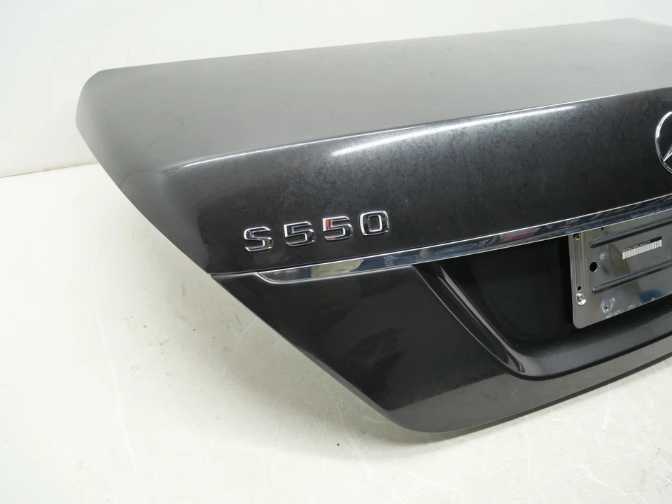 Carcasa tapa maletero trasero usada 040 2007-2013 Mercedes Benz S550 4,6 L W221 OEM Foto 2 de 4