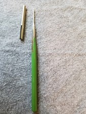 Vtg. Green Enameled Wood Handle, Steel Crochet Hook no size-no markings w/cap