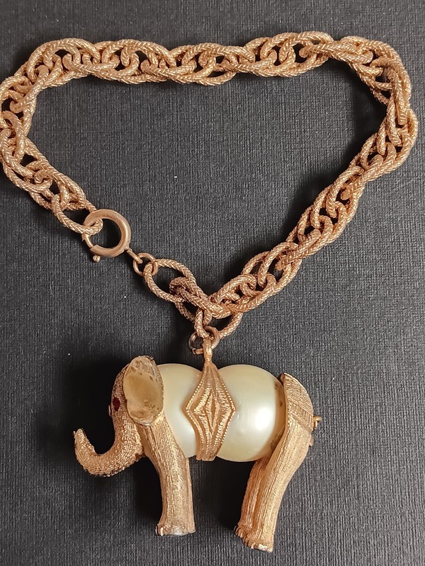VINTAGE PEARL BELLY ELEPHANT CHARM BRACELET CORO
