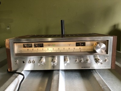 Pioneer Stereo Receiver Model SX-580 POWERS ON Lights Up AS IS PARTS REPAIR