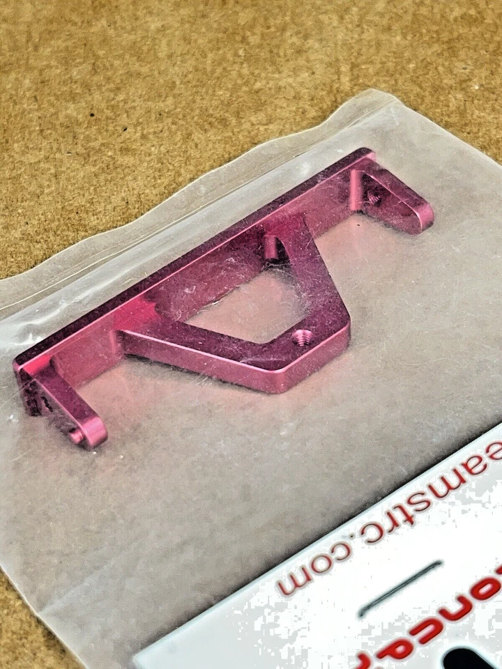 STRC 80026 Aluminum Rear Chassis Rail Brace Red SCX10 II RC Parts New Old Stock - Image 3 of 4