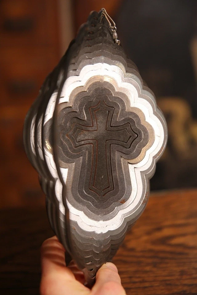 Letrero de crucifijo cruz remolino vintage veleta de metal giratorio antiguo  Foto 2 de 4