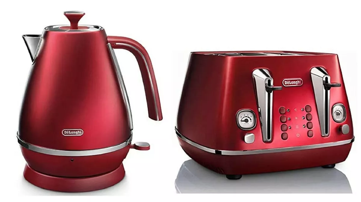 Our stylish red Delonghi kettle and toaster will brighten any