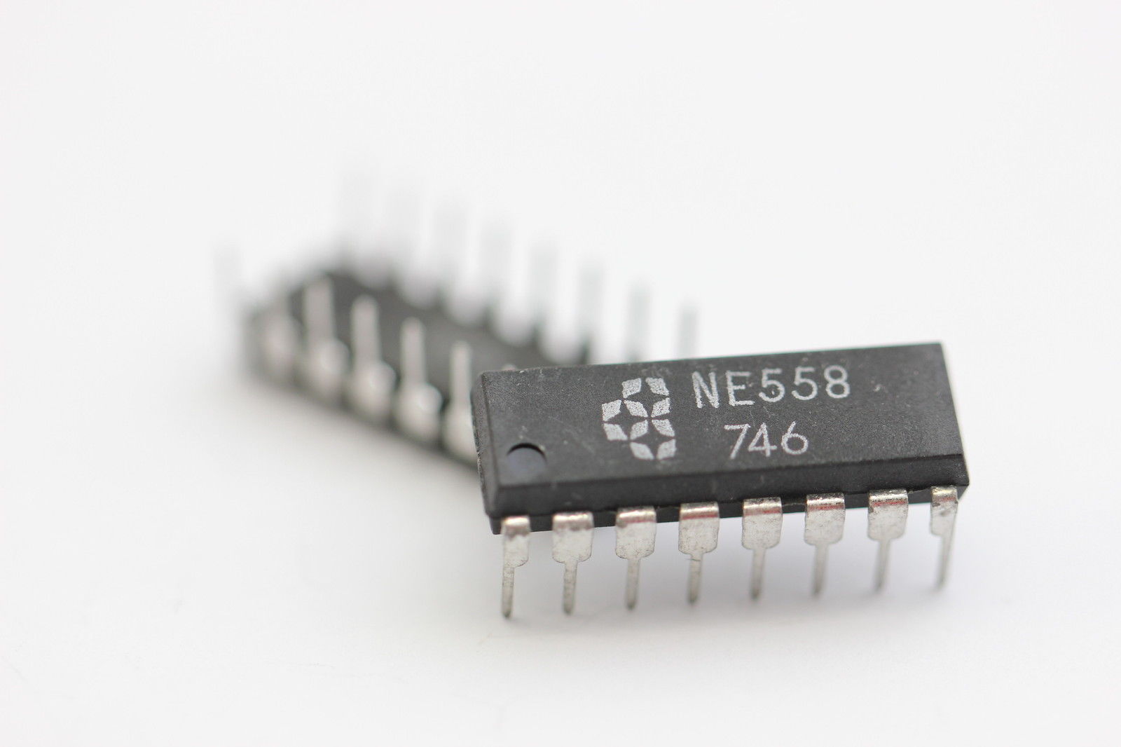 NE558 SAMSUNG INTEGRATED CIRCUIT. NOS ( New Old Stock ). 1PC ...