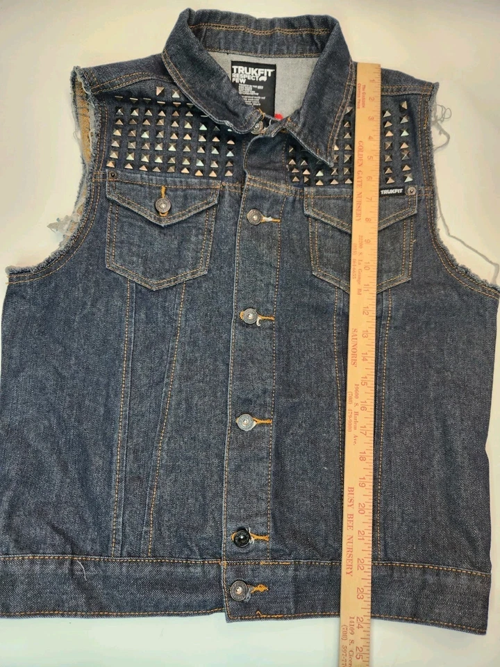 Chaleco Trukfit Para Hombres Tachonado Denim Jean Corte Bordado Patín Lil Wayne Talla L Foto 4 de 4