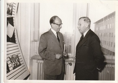 Press photo Bonn Felix von Eckardt politician General Heusinger CDU 1957
