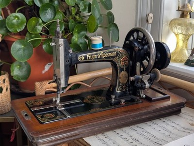 Frister Rossmann Nähmaschine TS 48-K Handkurbel 1928 Nelken Holzkasten 