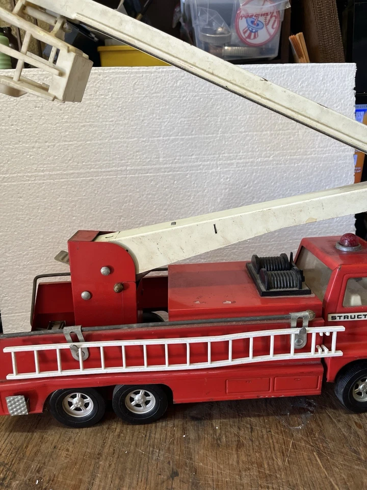 VTG STRUCTO 1960's PRESSED STEEL SNORKEL HYDRAULIC TRUCK Turbine Fire Large 18 " - Image 4 of 4
