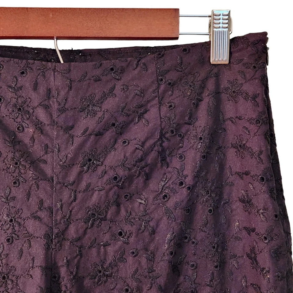 Real Clothes Saks Fifth Ave Pants Womens Size 8 Black Embroidered Eyelet Crop - Image 2 of 4