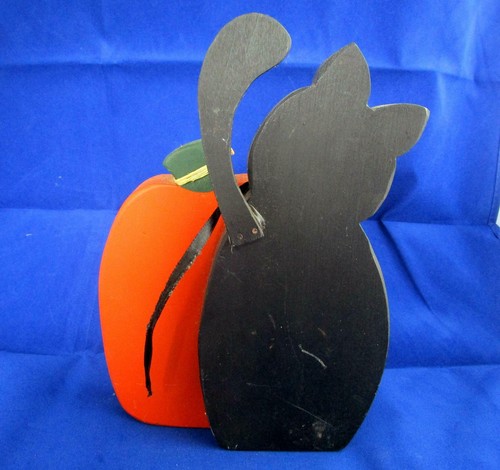 Handpainted Wooden Black Cat and Jack-O-Lantern Halloween Decoration 9" High - Picture 2 of 2