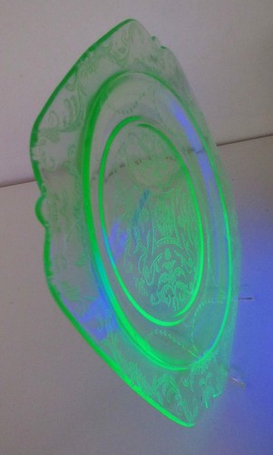 Vintage Green Vaseline Glass Luncheon Plates Federal Glass Co - Set of 3 - EUC - Picture 7 of 15