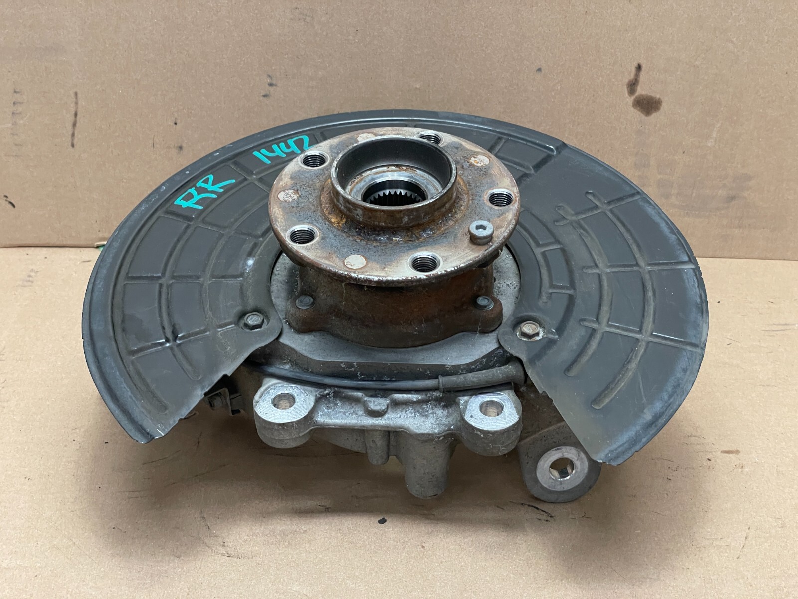 2017 2018 Maserati Levante Rear Right Passenger Spindle Knuckle Hub AWD 1442 OEM