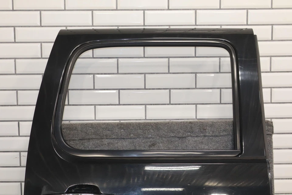 2007-2014 GMC Sierra Denali Suburban Crew Cab Right Rear Door (Onyx Black 41U) Foto 2 de 4