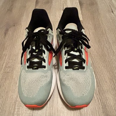 Brooks Launch 9 running shoe, colorway is ''Blue Surf/Black/Cherry Tomato  Size 8