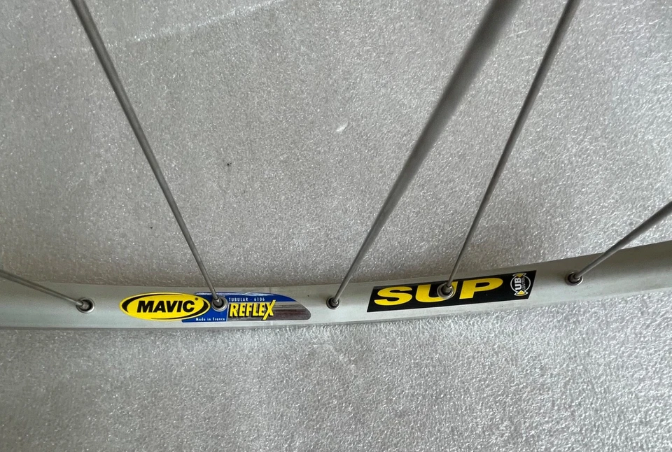 RUEDA DELANTERA 700C TUBULAR - MAVIC / SHIMANO  Foto 2 de 4