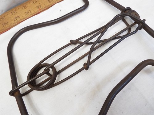 Antique Wire Spring Animal Leg Trap Hunting Trapping Tool Clamp - Picture 2 of 4