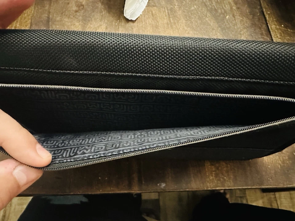 ¡Rara bolsa de viaje Nintendo Switch (edición Zelda Breath of the Wild) de Hori! Foto 3 de 4