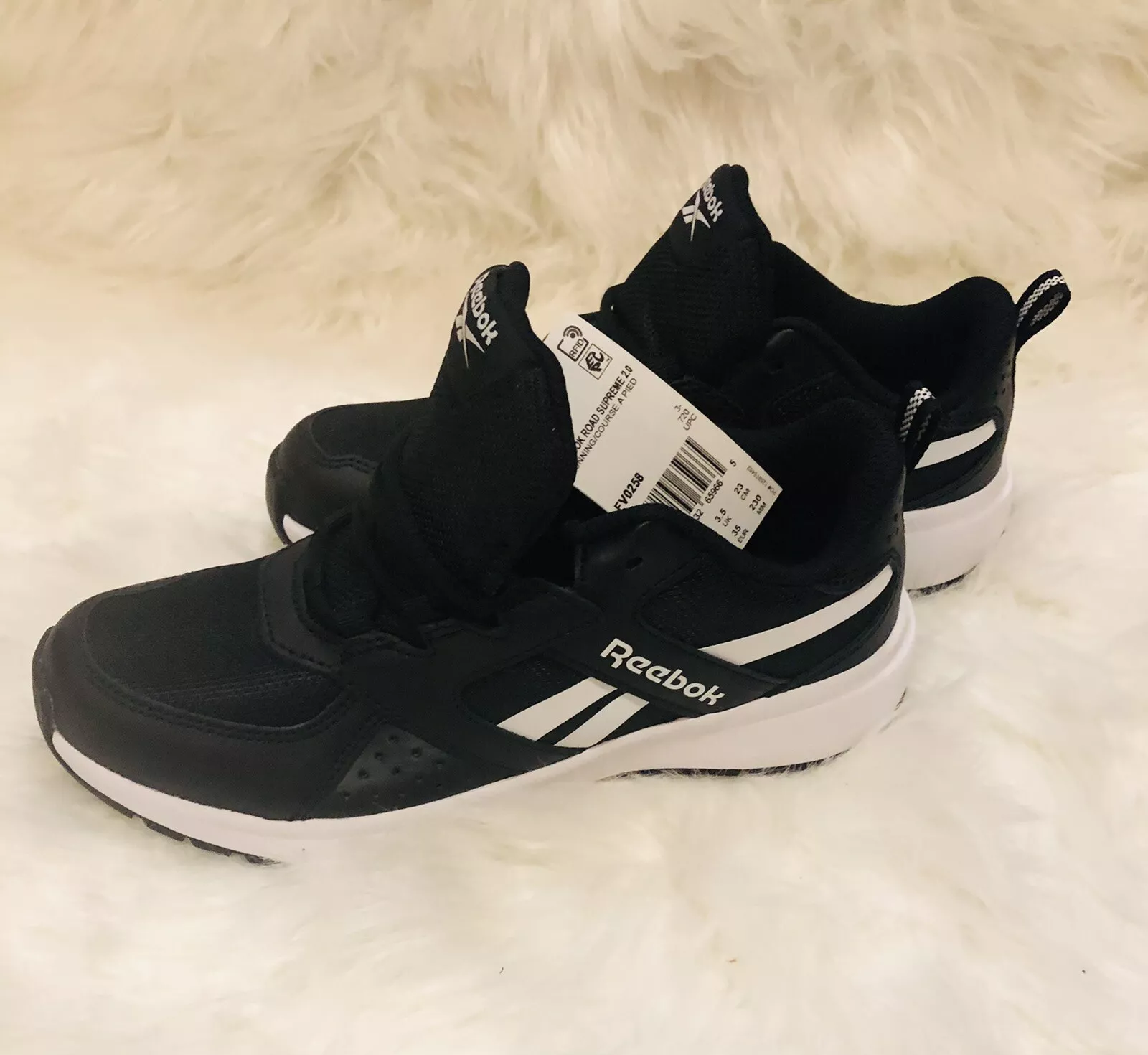 ❄️REEBOK ROAD SUPREME 2 performance sneakers kids shoes, size 4 UK 3 1/ 35