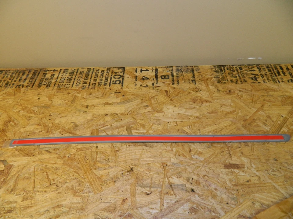 Novo Painel de Moldagem de Guarnição de Porta Traseira Direita Ford Contour 1995-1997 Fabricante de Equipamento Original - Imagem 2 de 3