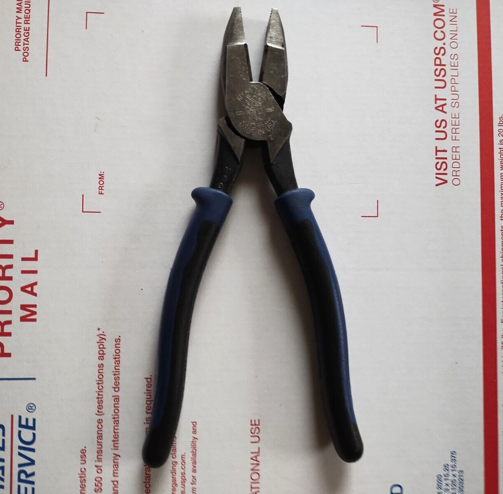 Klein Tools J213-9NE 9-Inch High Leverage Lineman Pliers with Side Cutter