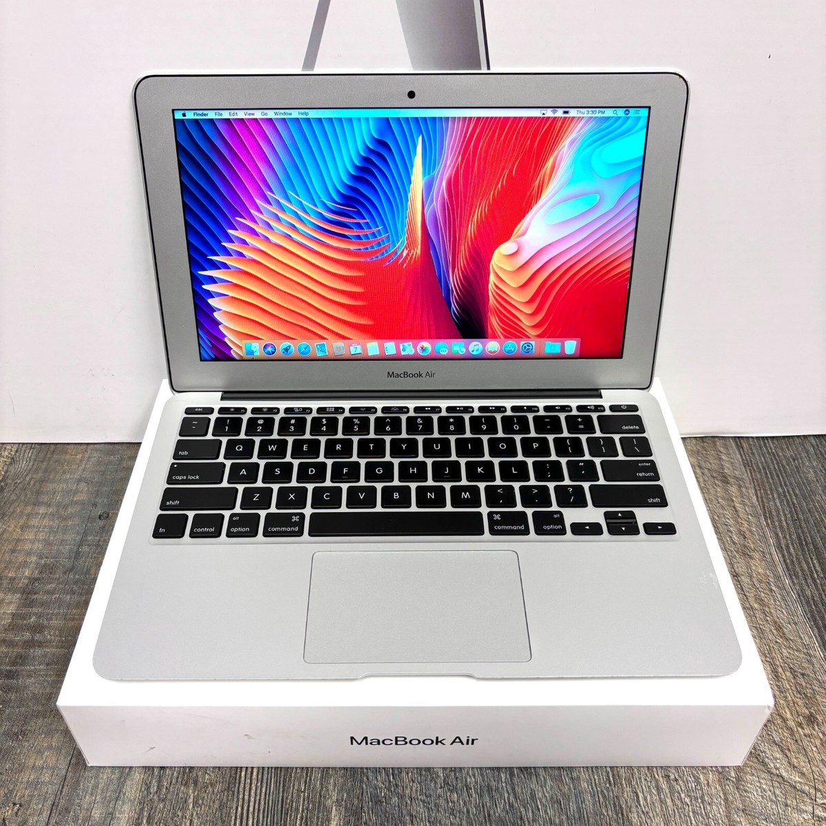 Apple MacBook Air 11 inch | Intel Core i7 | 256GB SSD | 11 inch