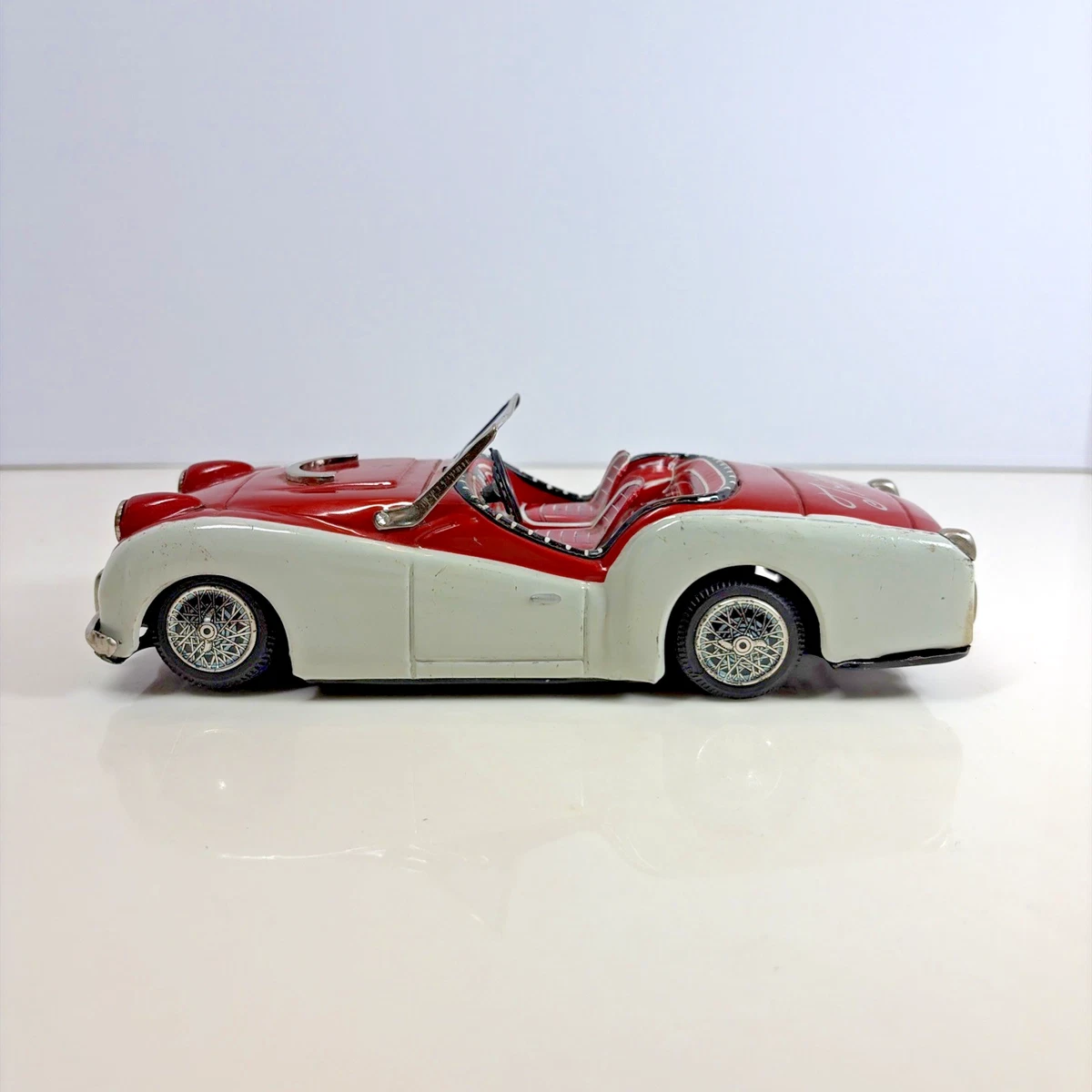 バンダイ 1950年代製 Triumph T.R.3 完動ほぼ美品 長さ約21cm 2026年